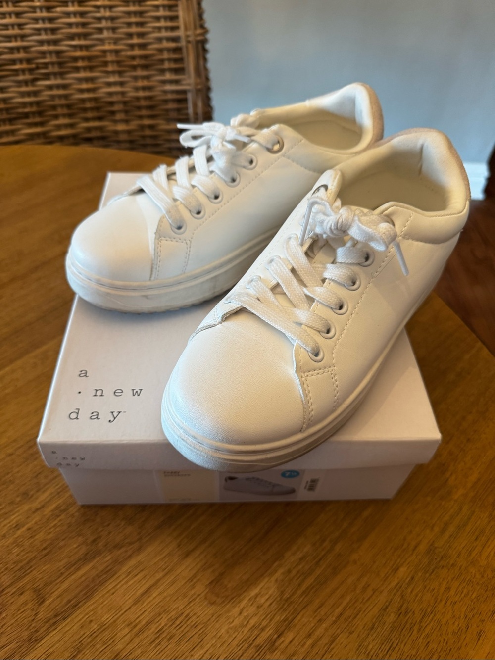 a new day White Low-Top Women's Sneakers